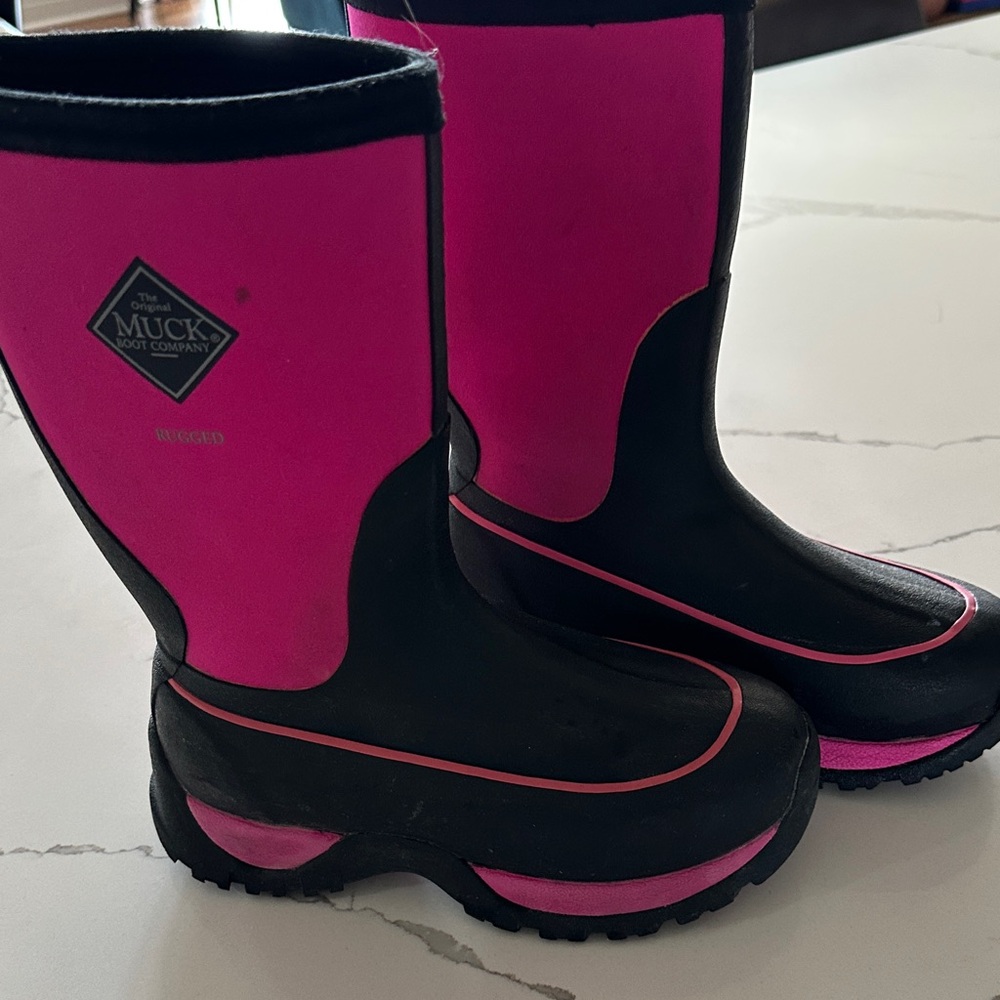 Muck Kids' Pink and Black Boots
